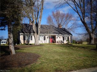 1393 Waverly Dr NW, Warren, OH 44483