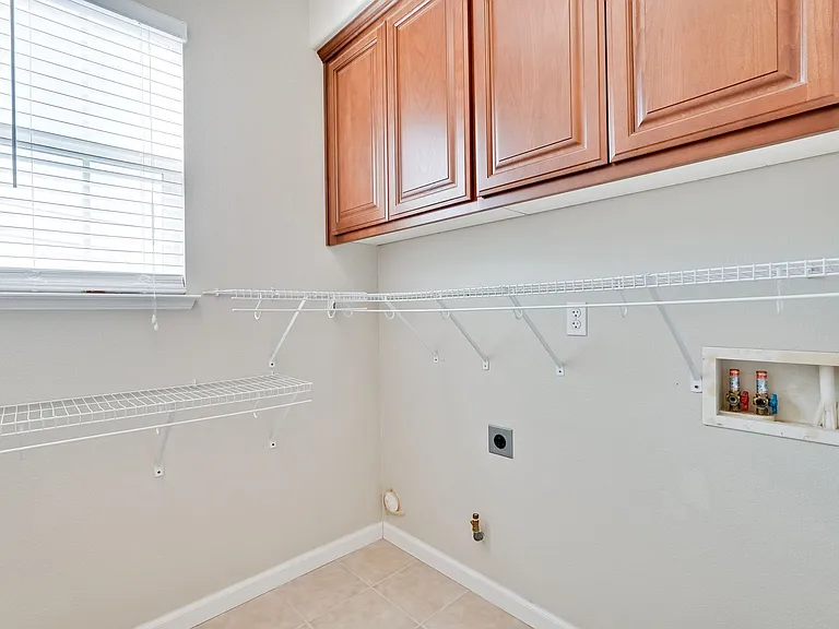 104 Alden Ct — Photo 12