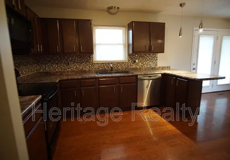 6209 Bryan Ln — Photo 6