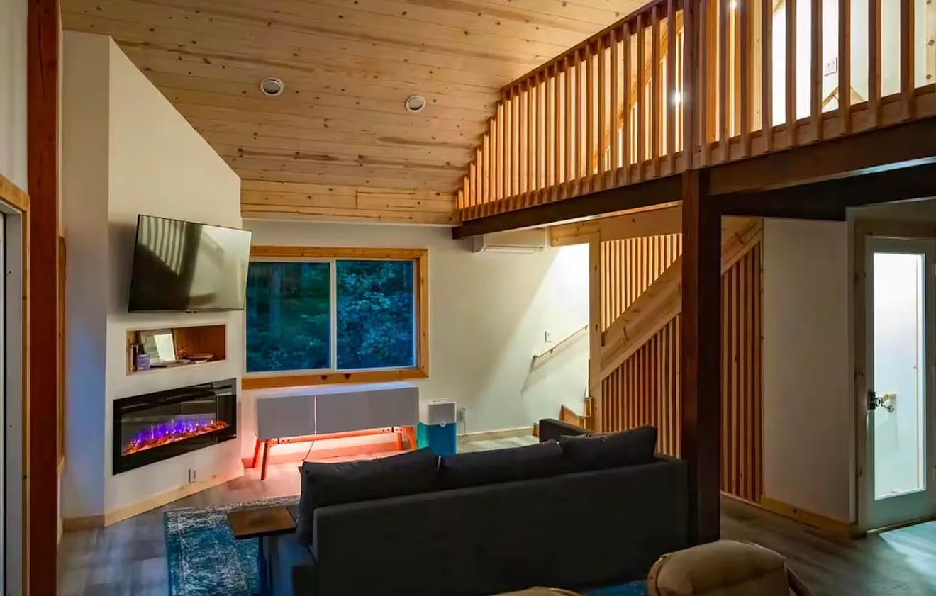 3 bed, 2200 sqft, $4,000 — Photo 1