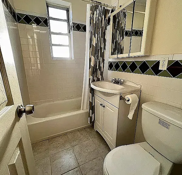 28-46 34th St #4B — Photo 7