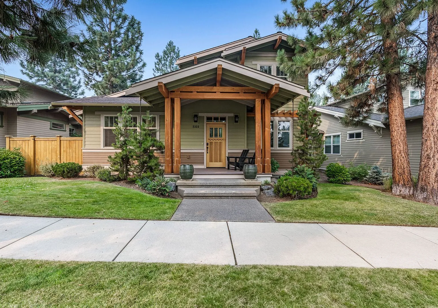 Grand Northwest Crossing Home. Fully furnished monthly rental. Walk to Compass Park. All Utilitie... — Photo 1