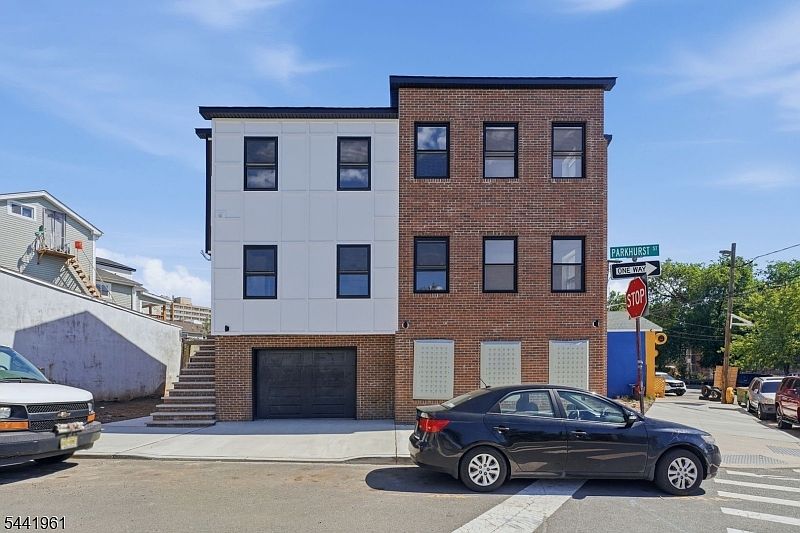 1st image of 34 Parkhurst St