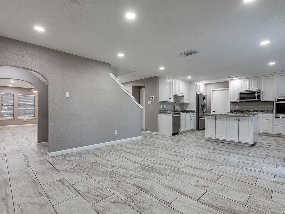1st image of 338 Territory Oak