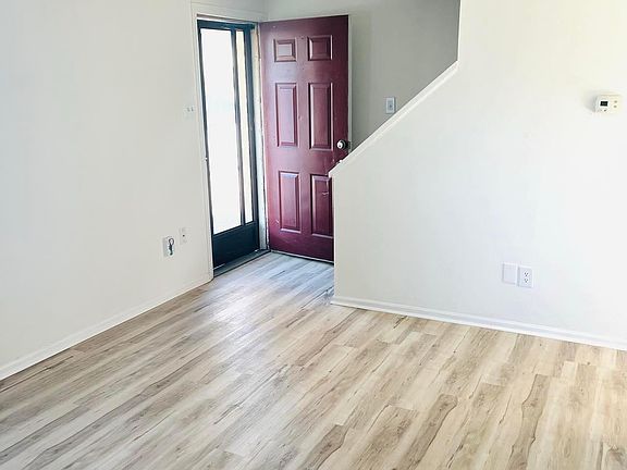 2nd image of 918 N Benton Ave