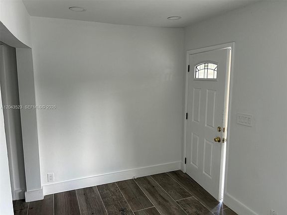 2nd image of 261 NW 49th St #B