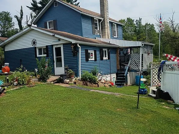 17 Morris St, Glen Campbell, PA 15742