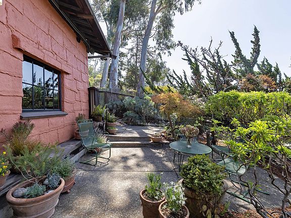 4th image of 2711 Buena Vista Way