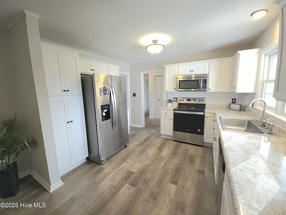4th image of 909 Clyde Drive