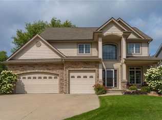 2906 149th St, Urbandale, IA 50323