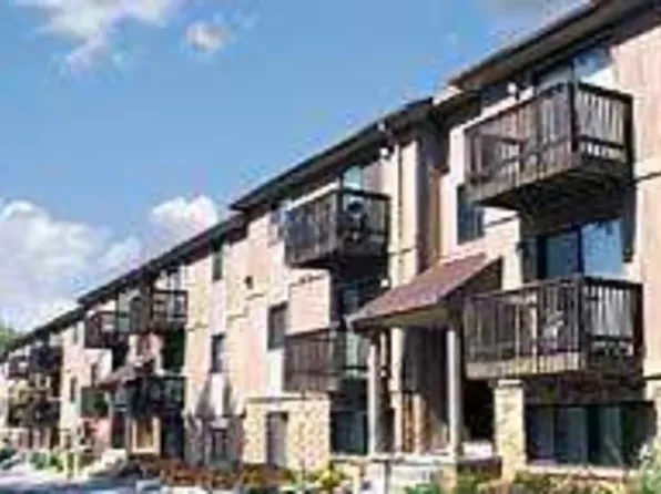 Picadilly Square and Place Apartments