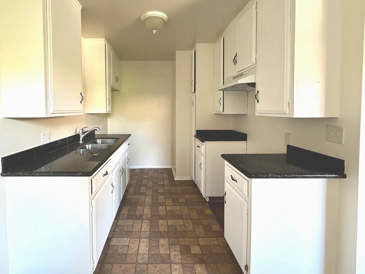 2 bed, $2,100 — Photo 3