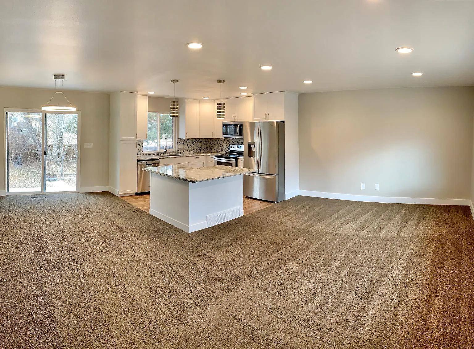 4 bed, 2250 sqft, $3,000 — Photo 2