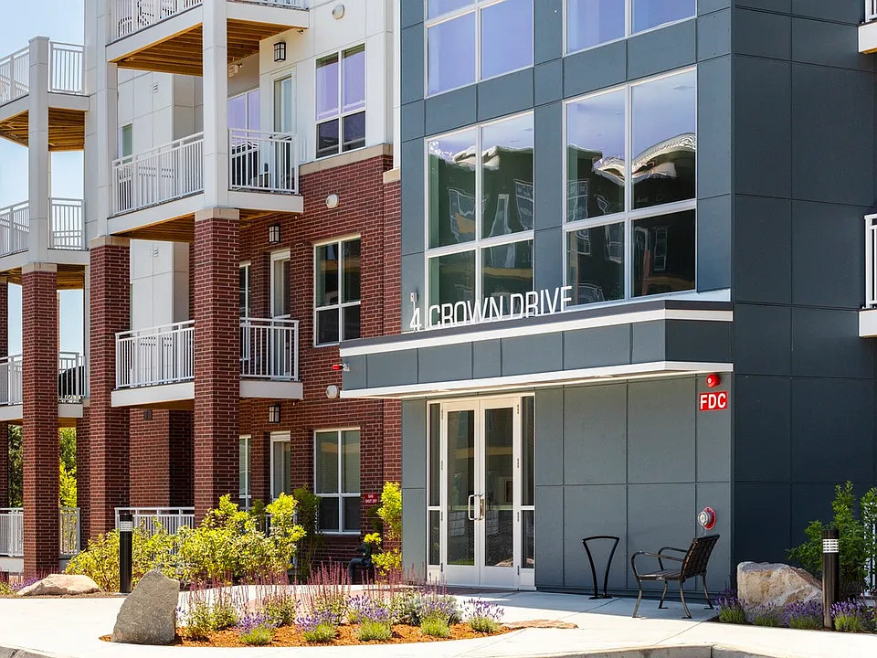 Elevation Apartments at Crown Colony