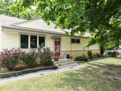 7043 W Squire Ave, Greenfield, WI, 53220