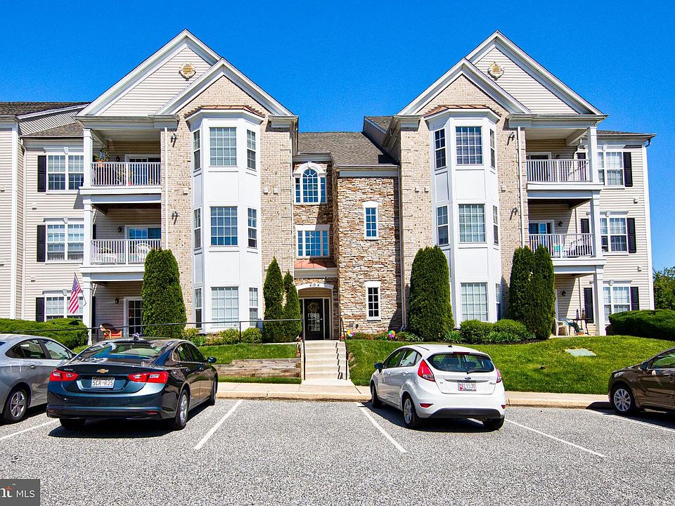 1st image of 404A Harrison Ct #1