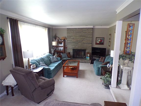 4th image of 11 Lynnwood Dr