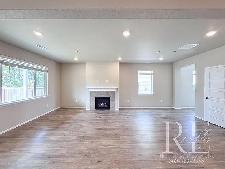 1502 Baker Heights Loop — Photo 2