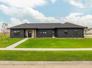1821 Laramie St, Cedar Falls, IA 50613