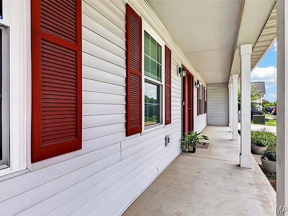3rd image of 2714 Red Cedar Parc Dr S