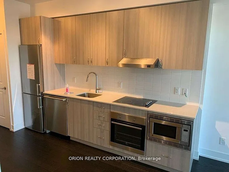 7 Kenaston Gdns #516 — Photo 2