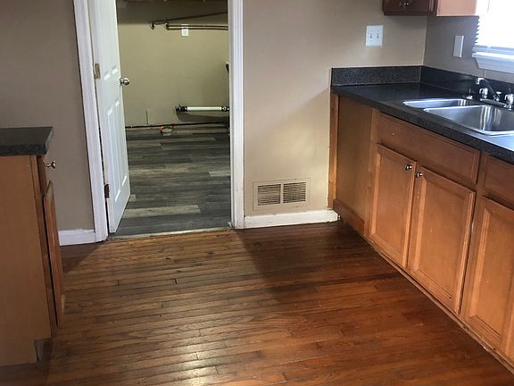 3rd image of 23011 Maxine St