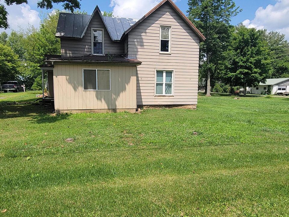 1st image of 123 E Main St