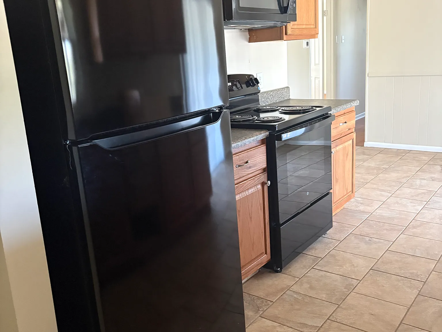 3 bed, 1600 sqft, $3,000 — Photo 3