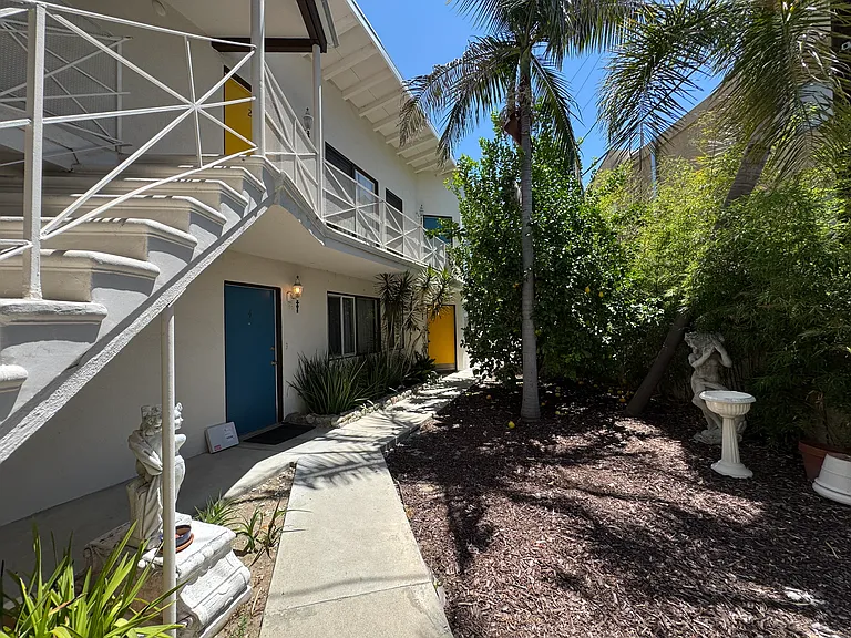 4418 Vantage Ave #3 — Photo 9