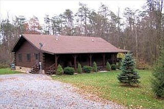 5th image of 704 Hemlock Hill Ln