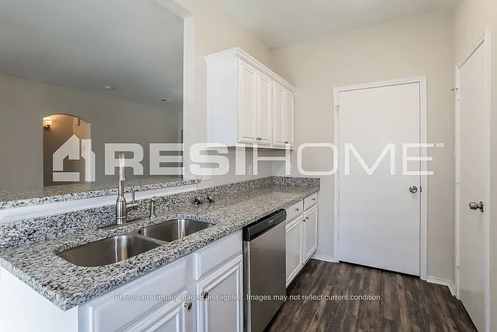 3128 Ronay Dr — Photo 4