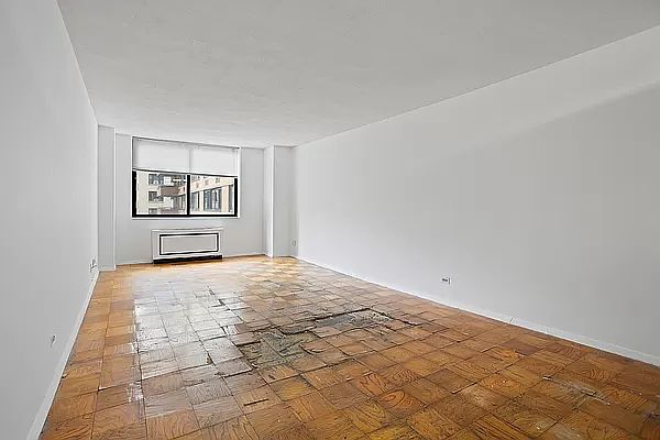 1st image of 275 W 96th St APT 7A