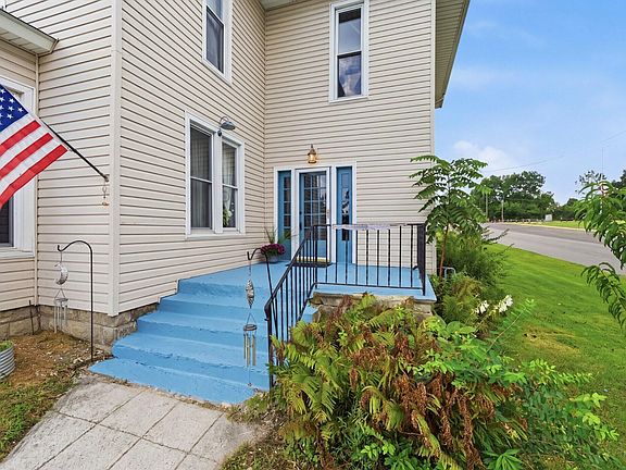 3rd image of 3240 Hamilton St