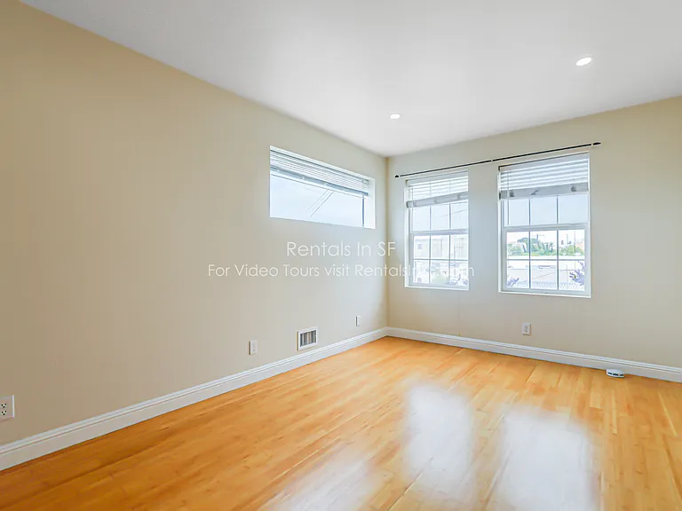 540 Griffith St — Photo 8