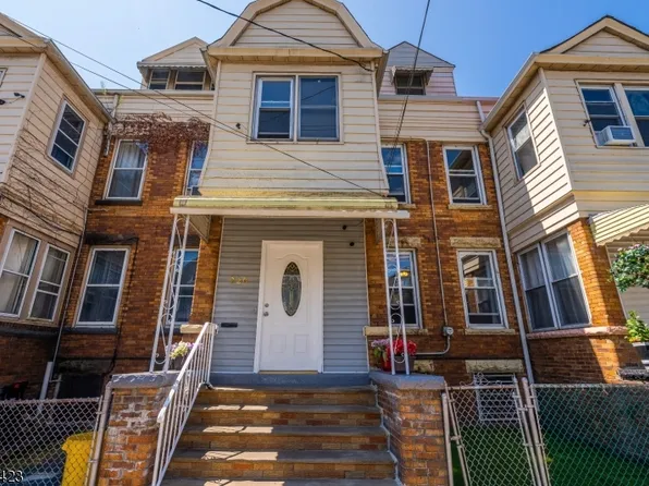 220 Marshall St, Elizabeth City, NJ 07206