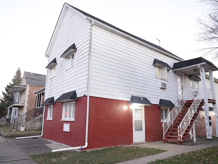 427 155th Pl #2F — Photo 7