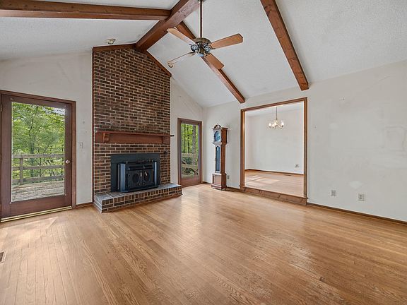 3rd image of 3904 Maplefield Dr