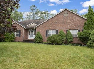 1001 Sharon View Dr, Newark, OH 43055