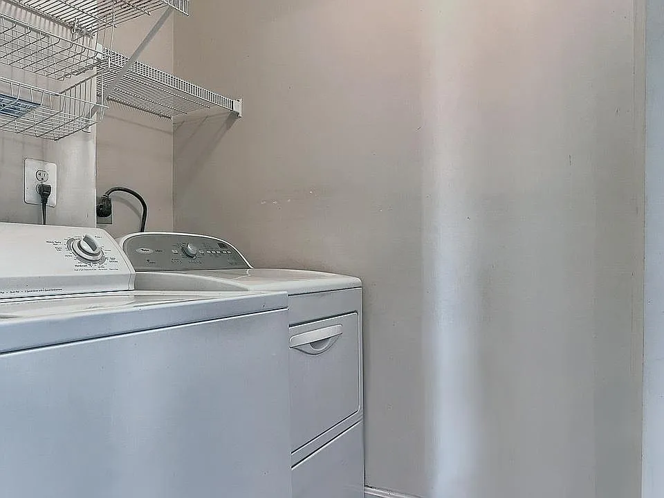4 bed, 2.5 bath, 3393 sqft, $3,500 — Photo 2
