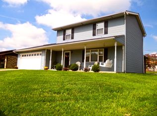 216 Sunset Dr, Hurricane, WV 25526