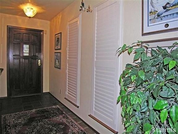 3rd image of 465 Christie Dr