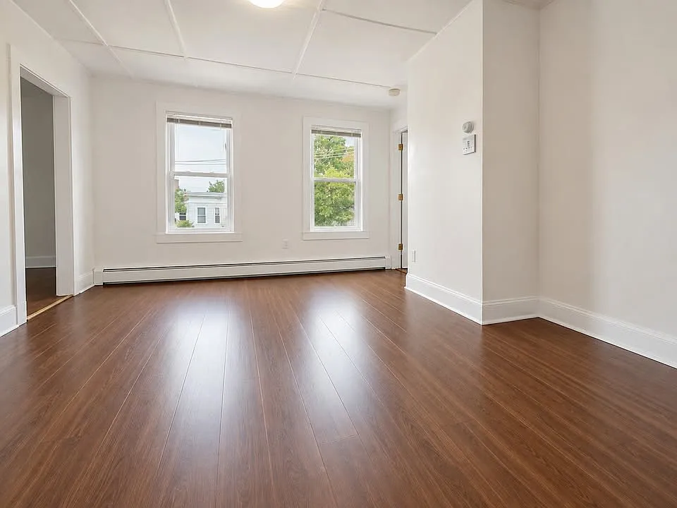 2 bed, 9999 sqft, $2,250 — Photo 2