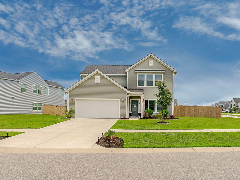 1st image of 100 Lucca Dr