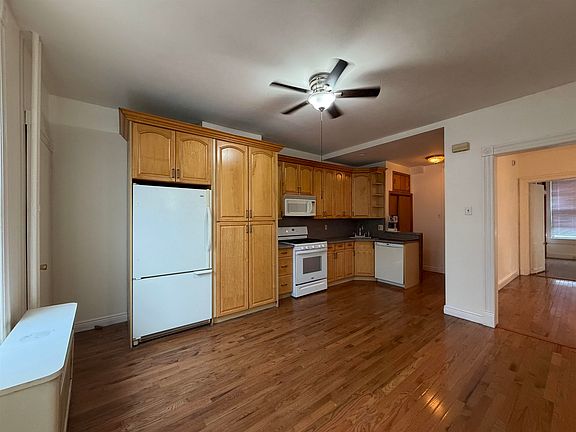 4th image of 13 Elizabeth St Floor 1