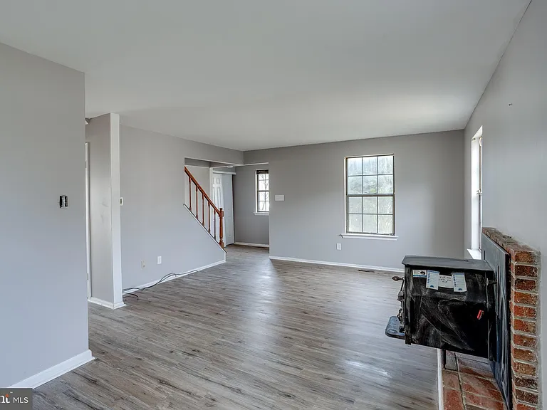 101 Bayberry Ct — Photo 10