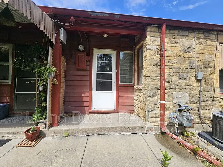 3025 P St — Photo 13