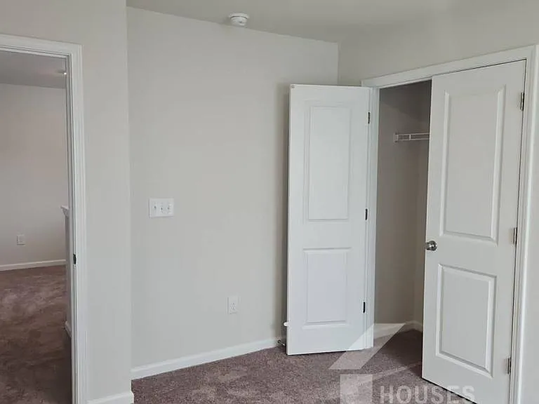 338 Prosperity Ln — Photo 10