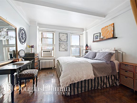 2nd image of 24 5th Ave APT 1007