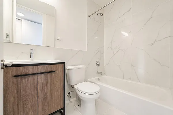 Bathroom, photo 1