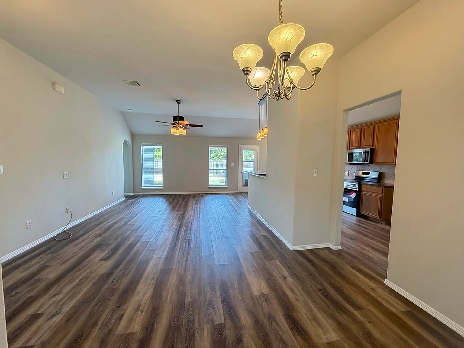 3 bed, 1436 sqft, $2,390 — Photo 3